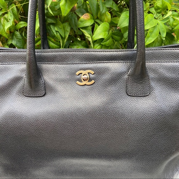 Chanel Caviar Black Leather Tote + Dustbag - Picture 2 of 15